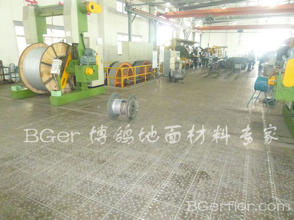 重型工廠車間鋼地板 超承重抗壓型 車間 廠房 工業(yè)金屬地板 防塵防起灰地板材料